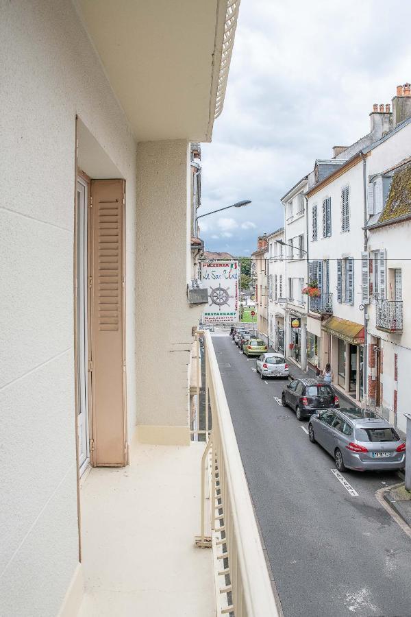 Le Dejoux - Appartement Avec Terrasse En Centre Ville Vichy Exterior photo