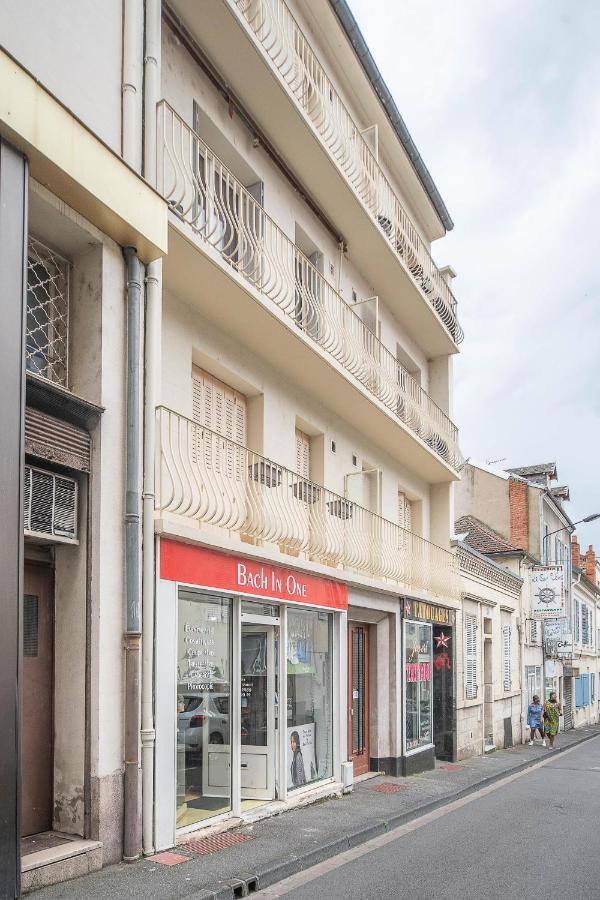 Le Dejoux - Appartement Avec Terrasse En Centre Ville Vichy Exterior photo